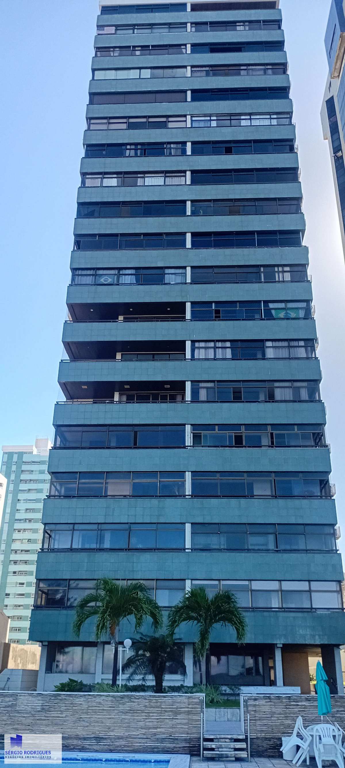 Vendo Apartamento a Beira Mar de Piedade, com 173m², 3 Quartos e Vista Deslumbrante do Mar - Sérgio Rodrigues Corretor de Imóveis